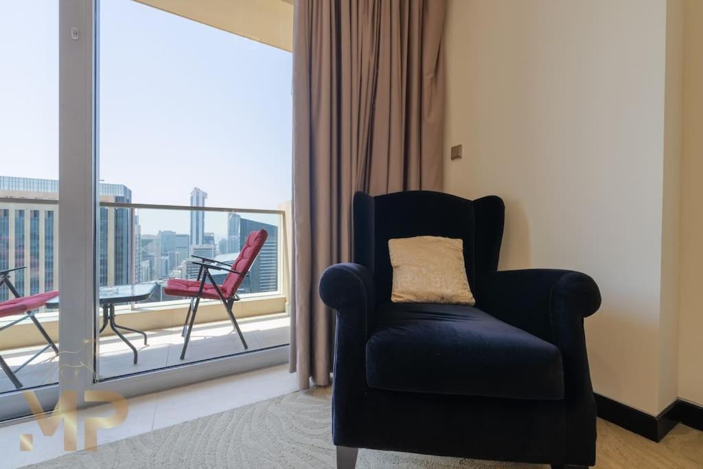 Marco Polo - Chic 1br In Marina Hub, Expansive Balcony Apartment *