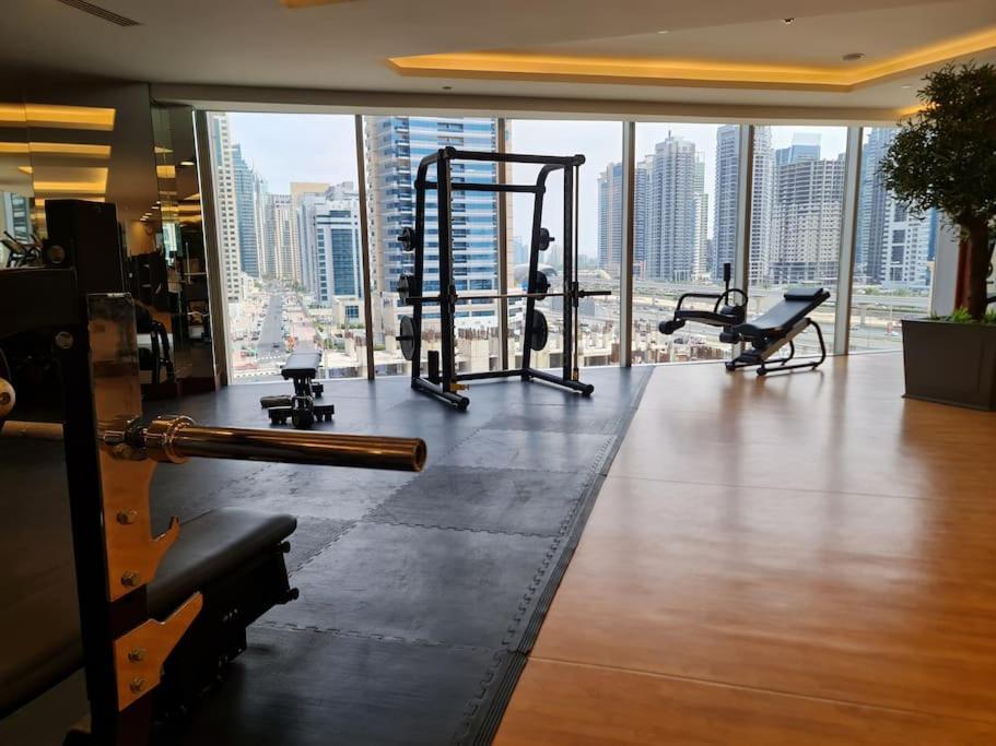 Marco Polo - Chic 1br In Marina Hub, Expansive Balcony Apartment