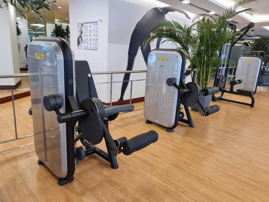 Marco Polo - Chic 1br In Marina Hub, Expansive Balcony Apartment