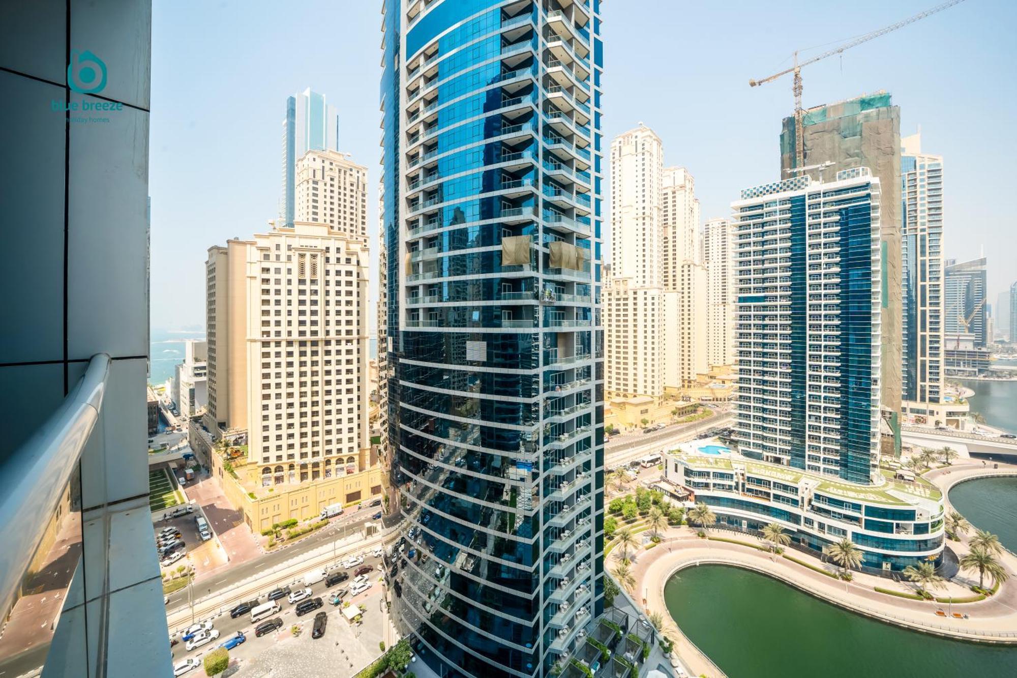 Apartment Blue Breeze - Chic Marina Retreat With Balcony And Canal Views