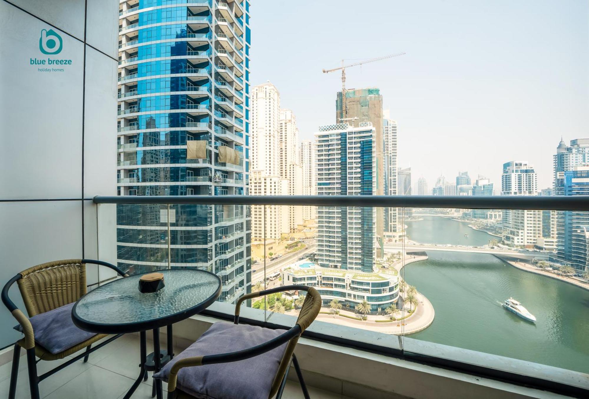 Apartment Blue Breeze - Chic Marina Retreat With Balcony And Canal Views Dubai