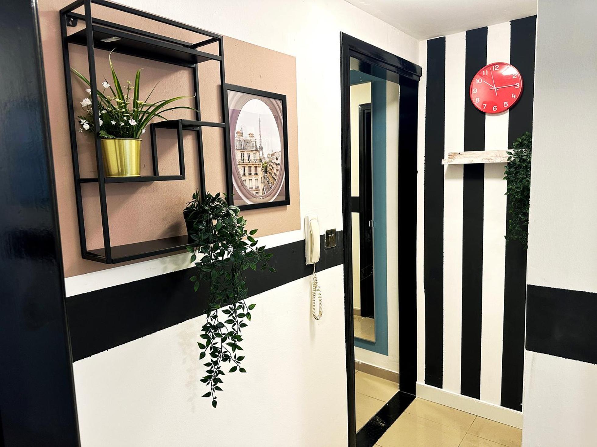 Partition In Al Seef Near Burjuman Metro *
