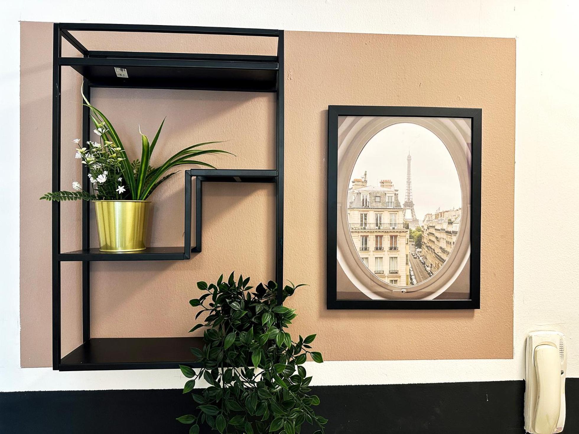 Partition In Al Seef Near Burjuman Metro Homestay Dubai