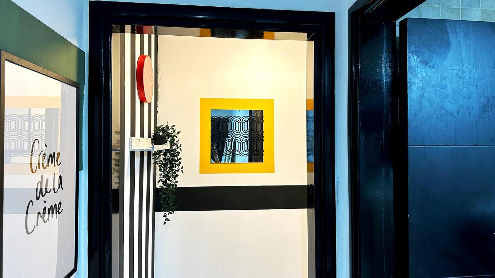 Partition In Al Seef Near Burjuman Metro Homestay *