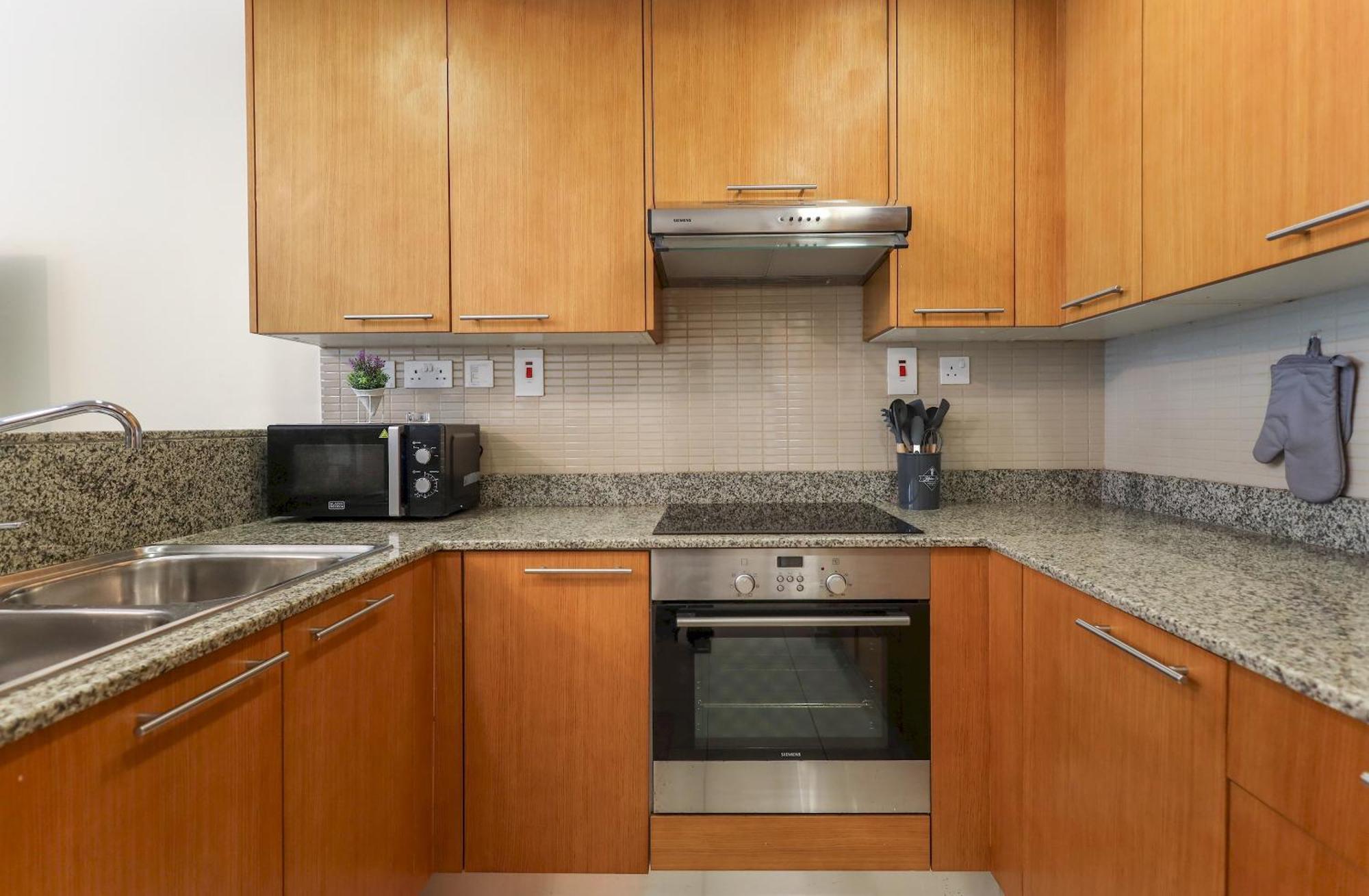 Elite Lux Homes - Modern Elegance In Business Bay Apartment