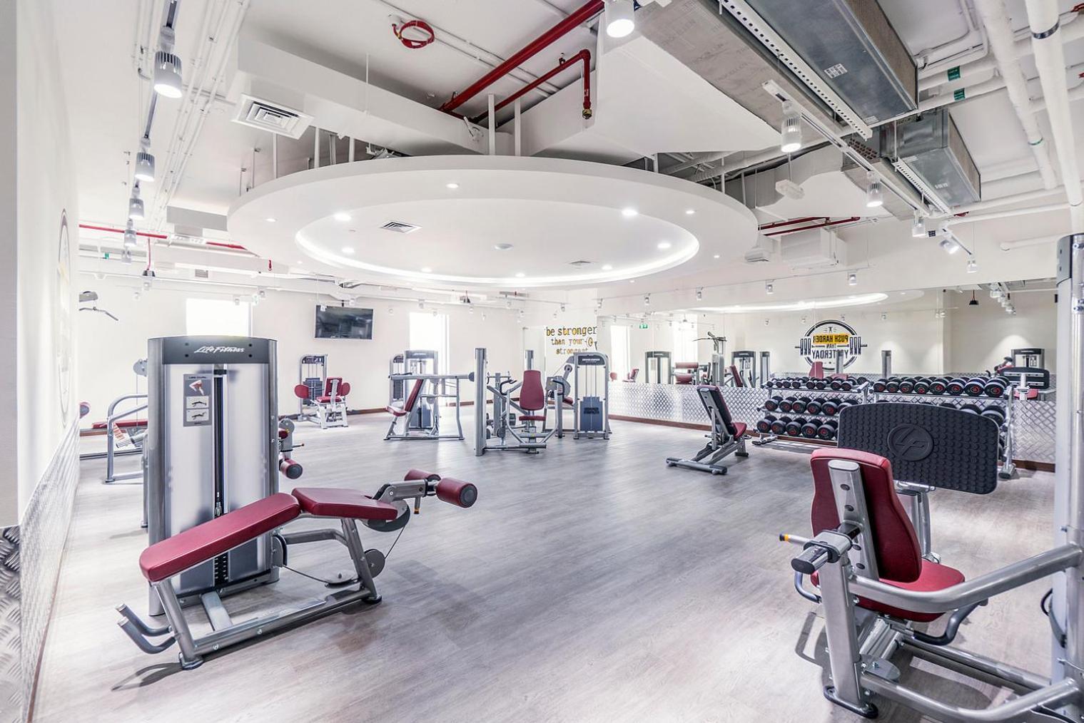 Blueground Difc Squash Pool Gym City View Dxb-1483 Apartment *