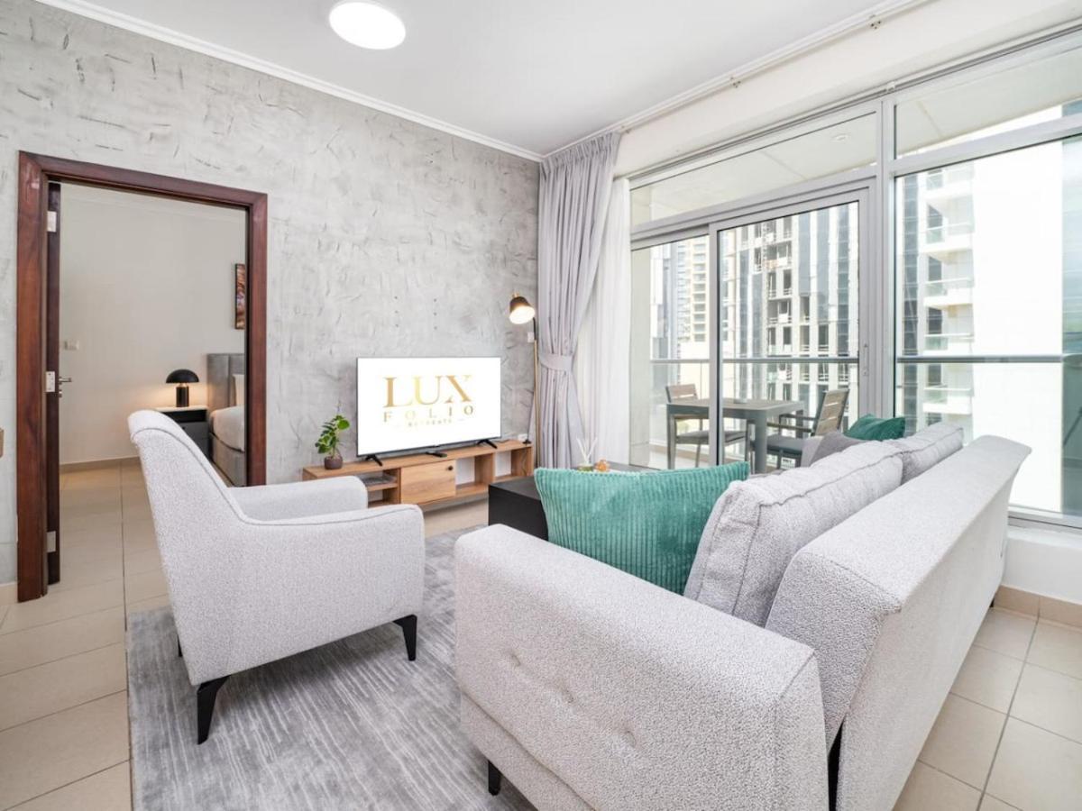 Downtown 1 Bed With A Pool Side Burj Khalifa View Apartment Dubai