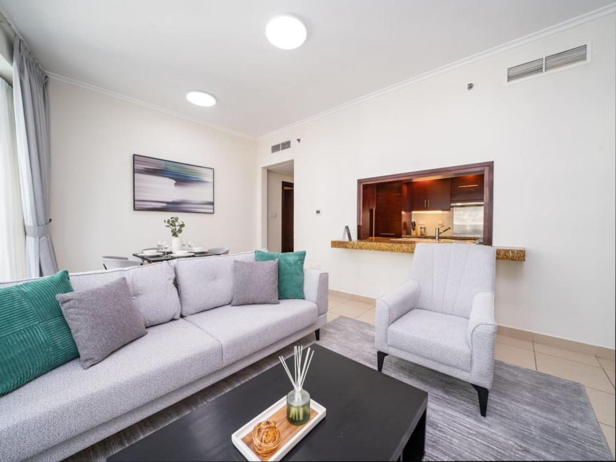 Apartment Downtown 1 Bed With A Pool Side Burj Khalifa View