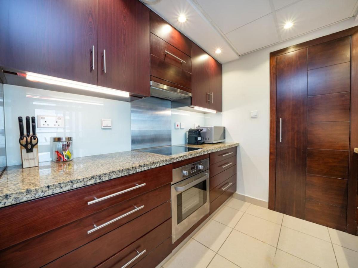 Apartment Downtown 1 Bed With A Pool Side Burj Khalifa View Dubai