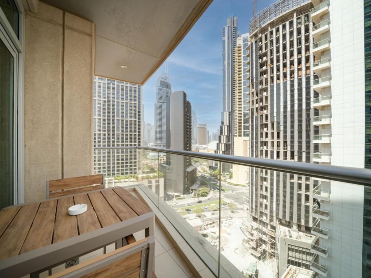 Downtown 1 Bed With A Pool Side Burj Khalifa View * Dubai