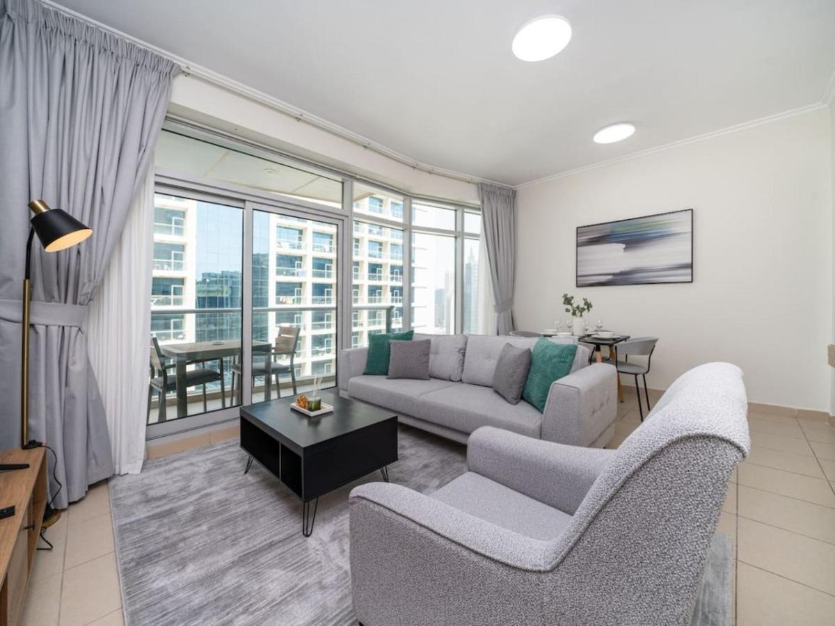 Downtown 1 Bed With A Pool Side Burj Khalifa View