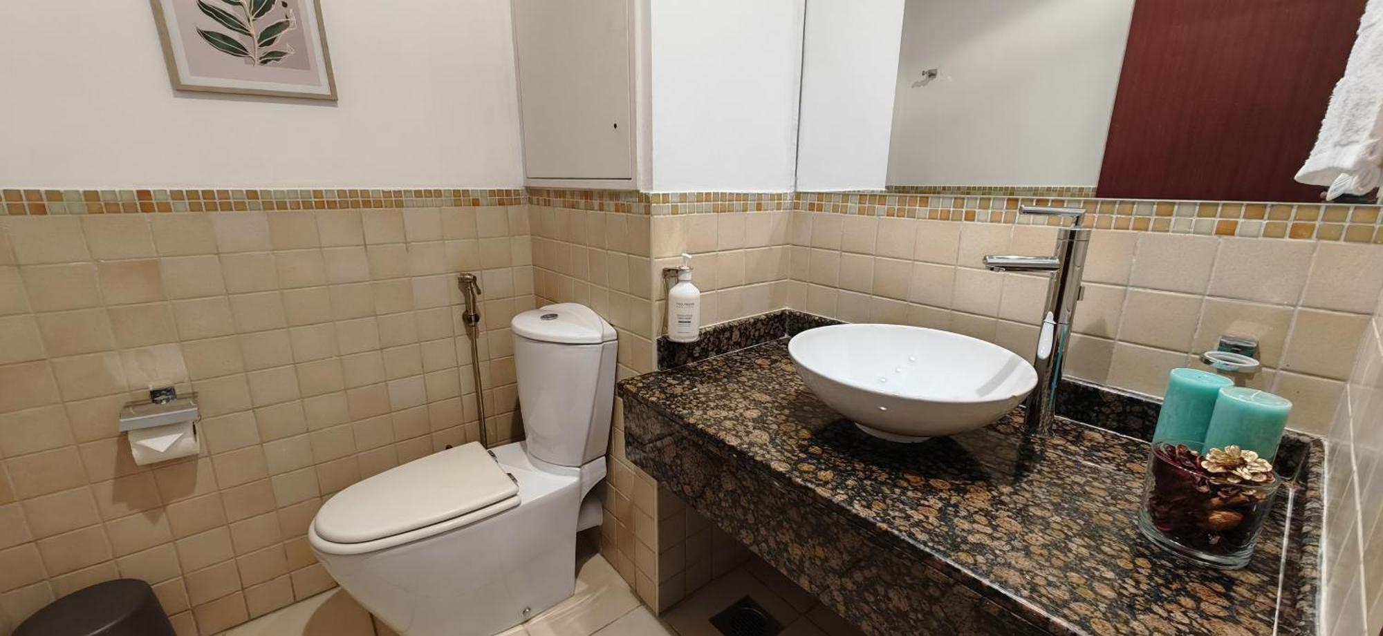 Marina View Luxury Condo: Spacious 2bd Steps From Jbr Apartment