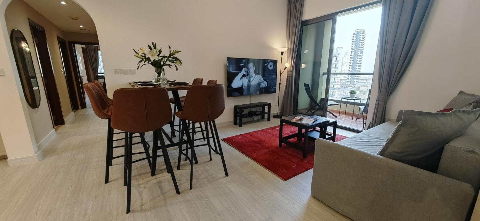 Marina View Luxury Condo: Spacious 2bd Steps From Jbr Apartment Dubai