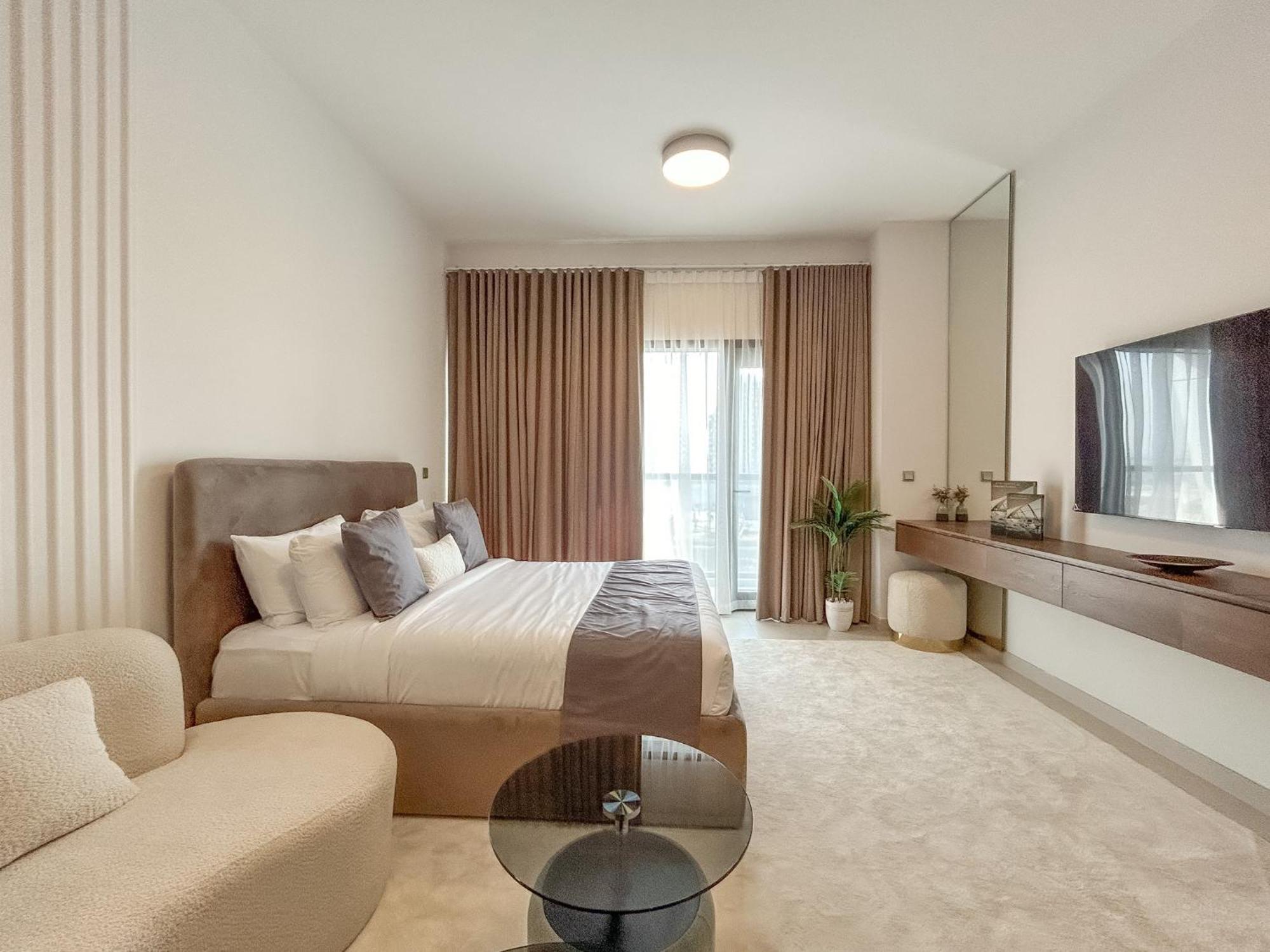 Easygo - Al Waleed Garden 2 Extraordinary * Dubai