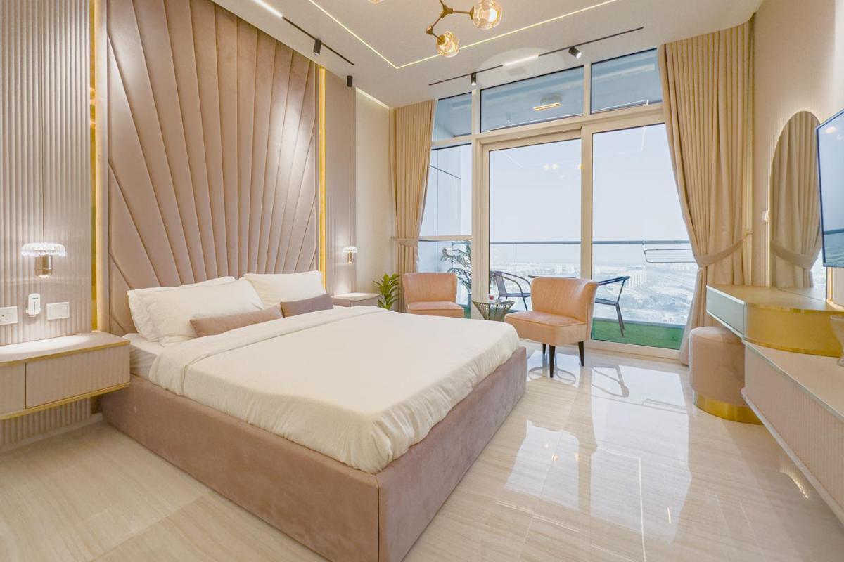 Apartment Damac Hills Carson On Golf Course