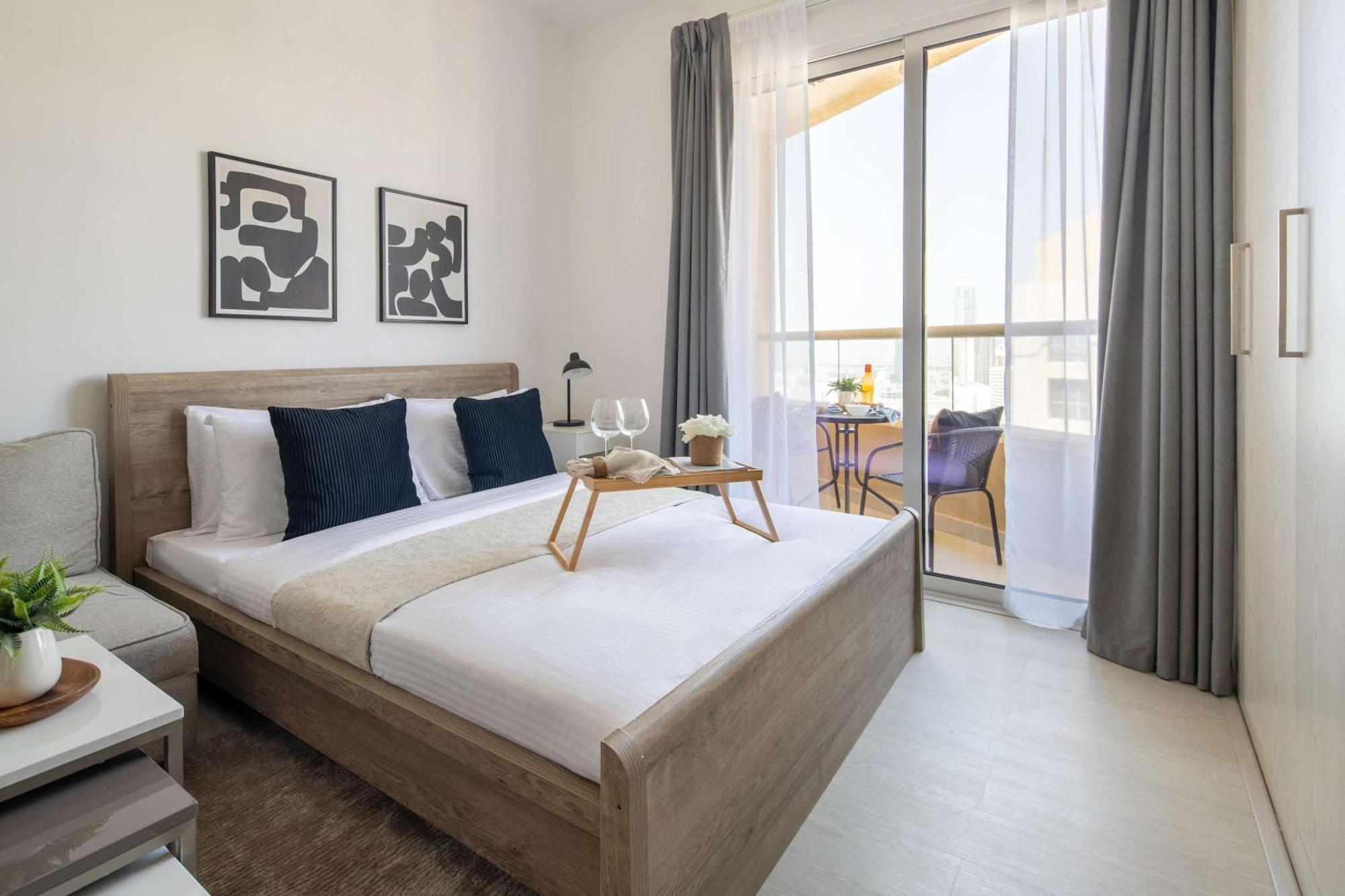 Apartment Frank Porter - Lakeside Tower C