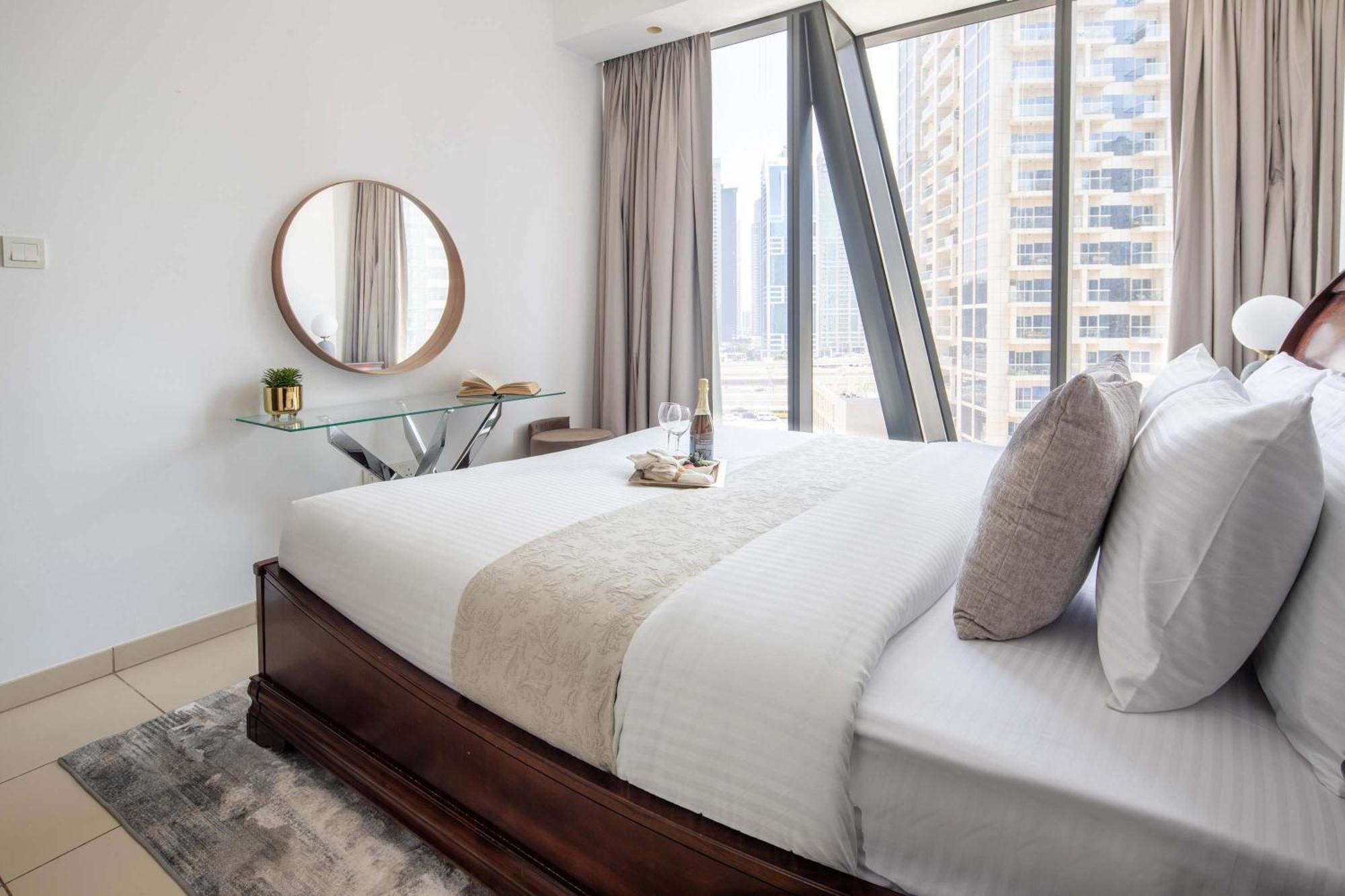 Frank Porter - Silverene Tower B * Dubai