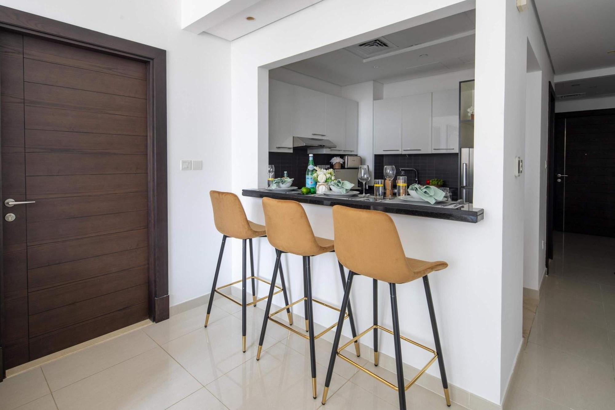 Frank Porter - Silverene Tower B Apartment Dubai