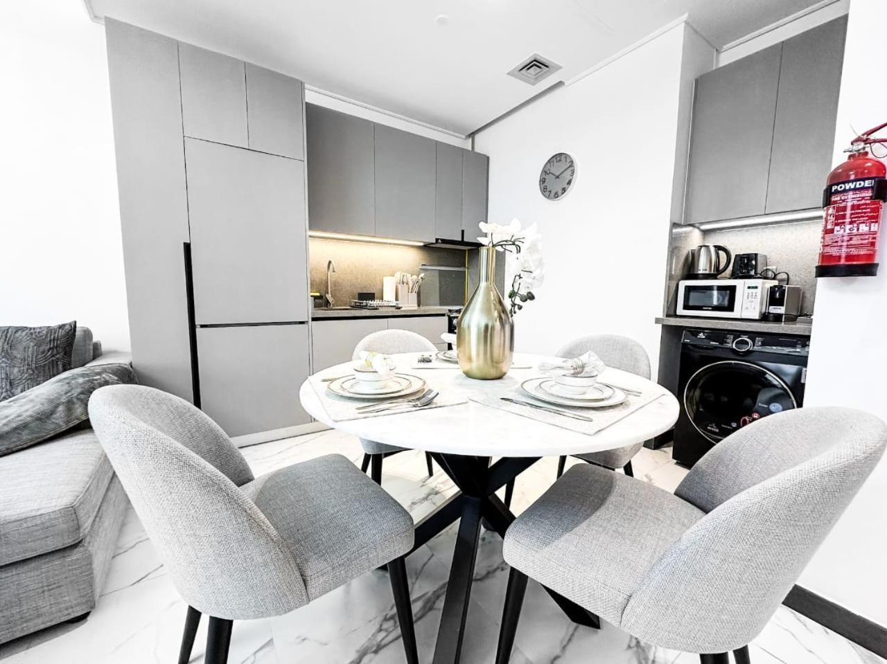 Upgraded 1bdr In Mag 930 , Al Merkadh Dubai