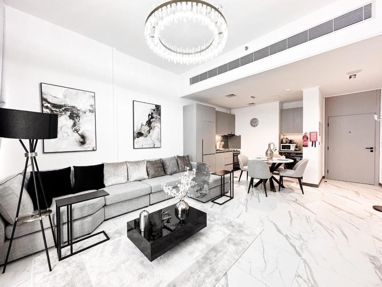 Apartment Upgraded 1bdr In Mag 930 , Al Merkadh Dubai