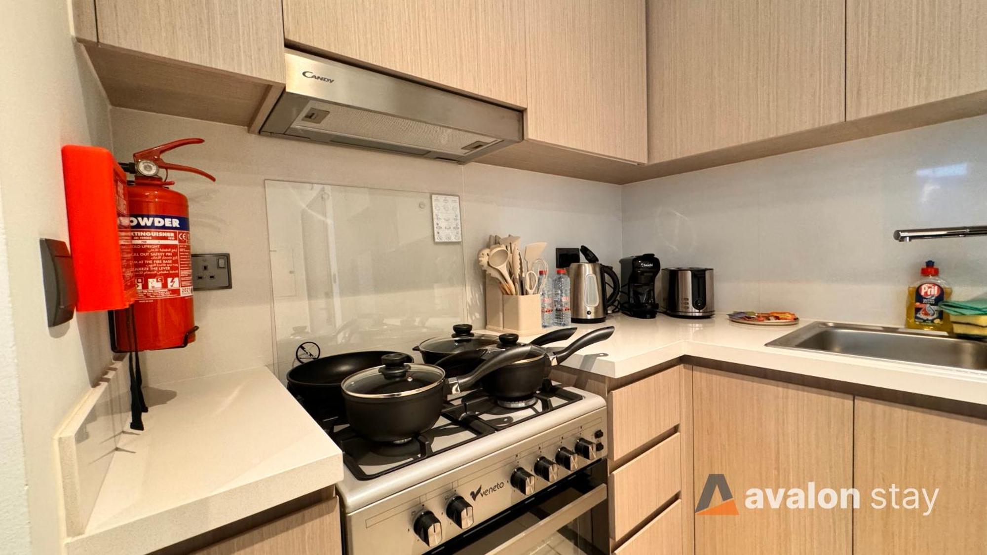 Avalonstay - Luxury 1br In Downtown Dubai-brand New-burj Khalifa & Fountain Views From Pool Apartment *