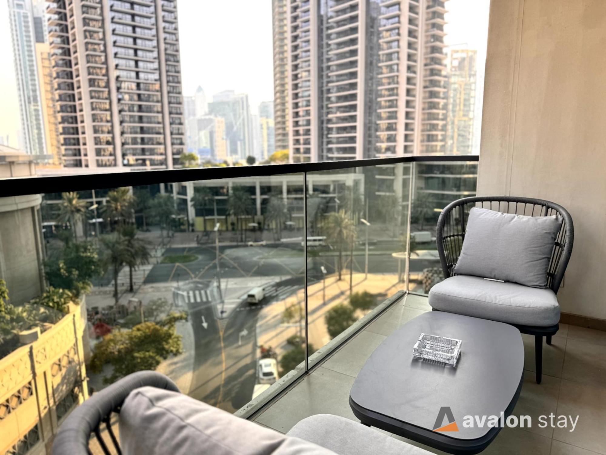 Avalonstay - Luxury 1br In Downtown Dubai-brand New-burj Khalifa & Fountain Views From Pool Apartment *
