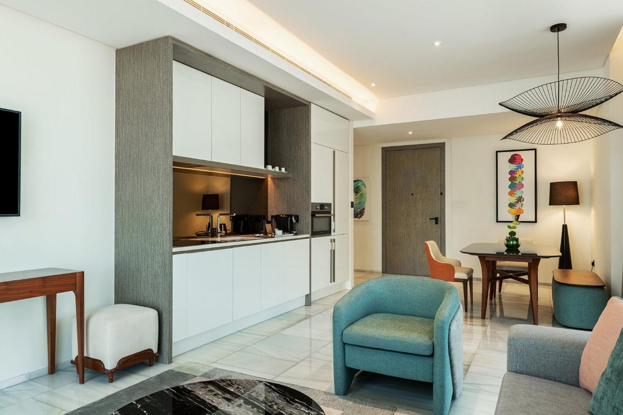 Th8 Palm Resort, Vignette Collection By Ihg Resort Dubai
