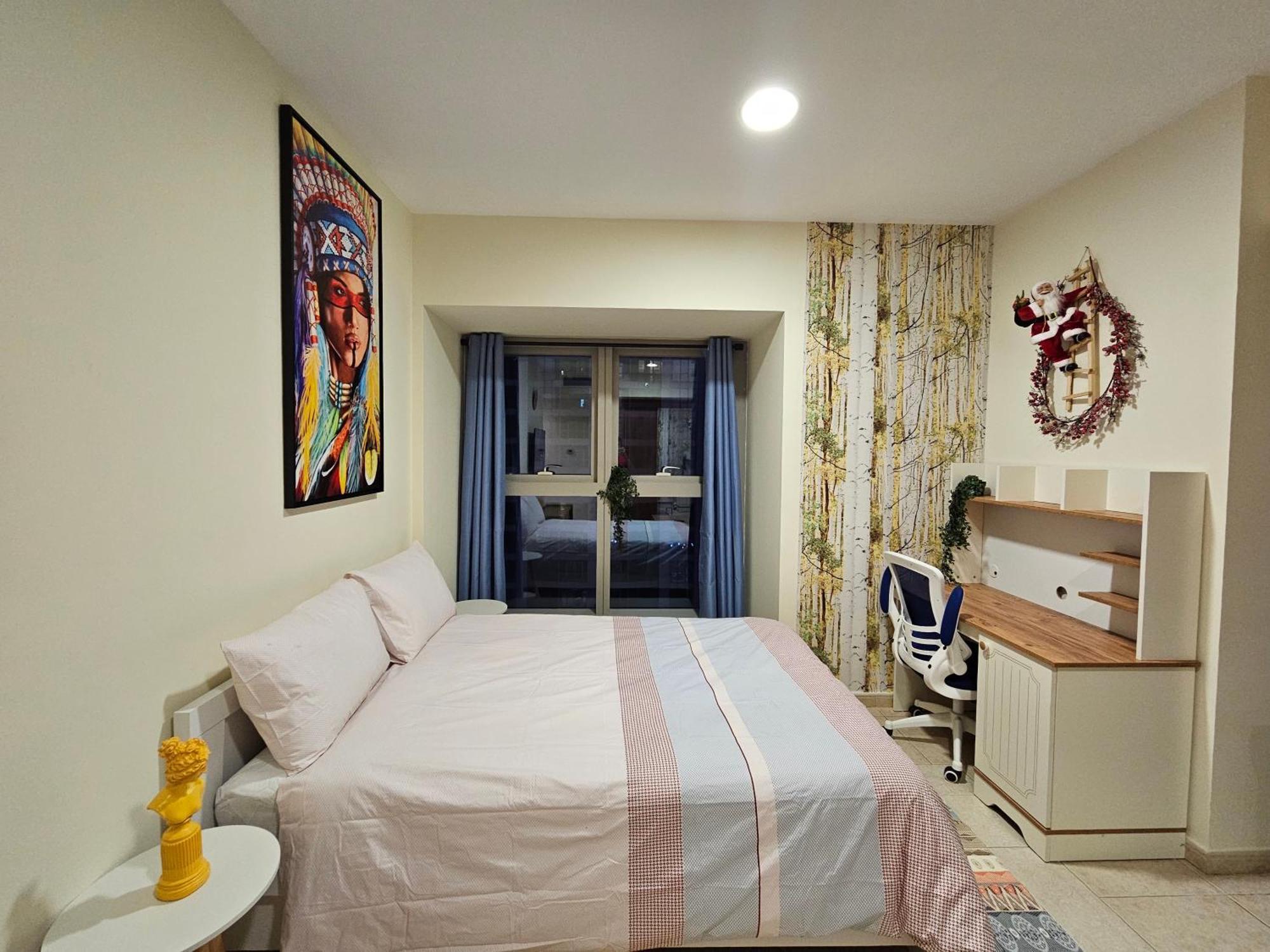 Super Host At Highest Residential Tower In The World, Private In A Shared Homestay