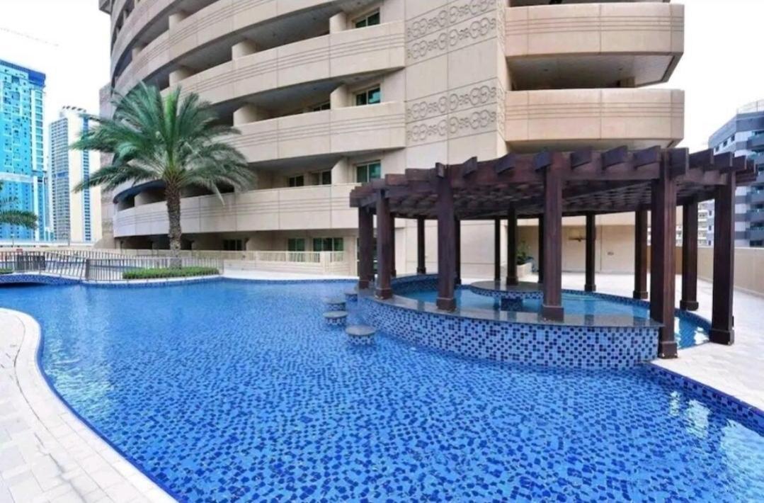 Luxury 1 Bedroom On Marina Walk Apartment *
