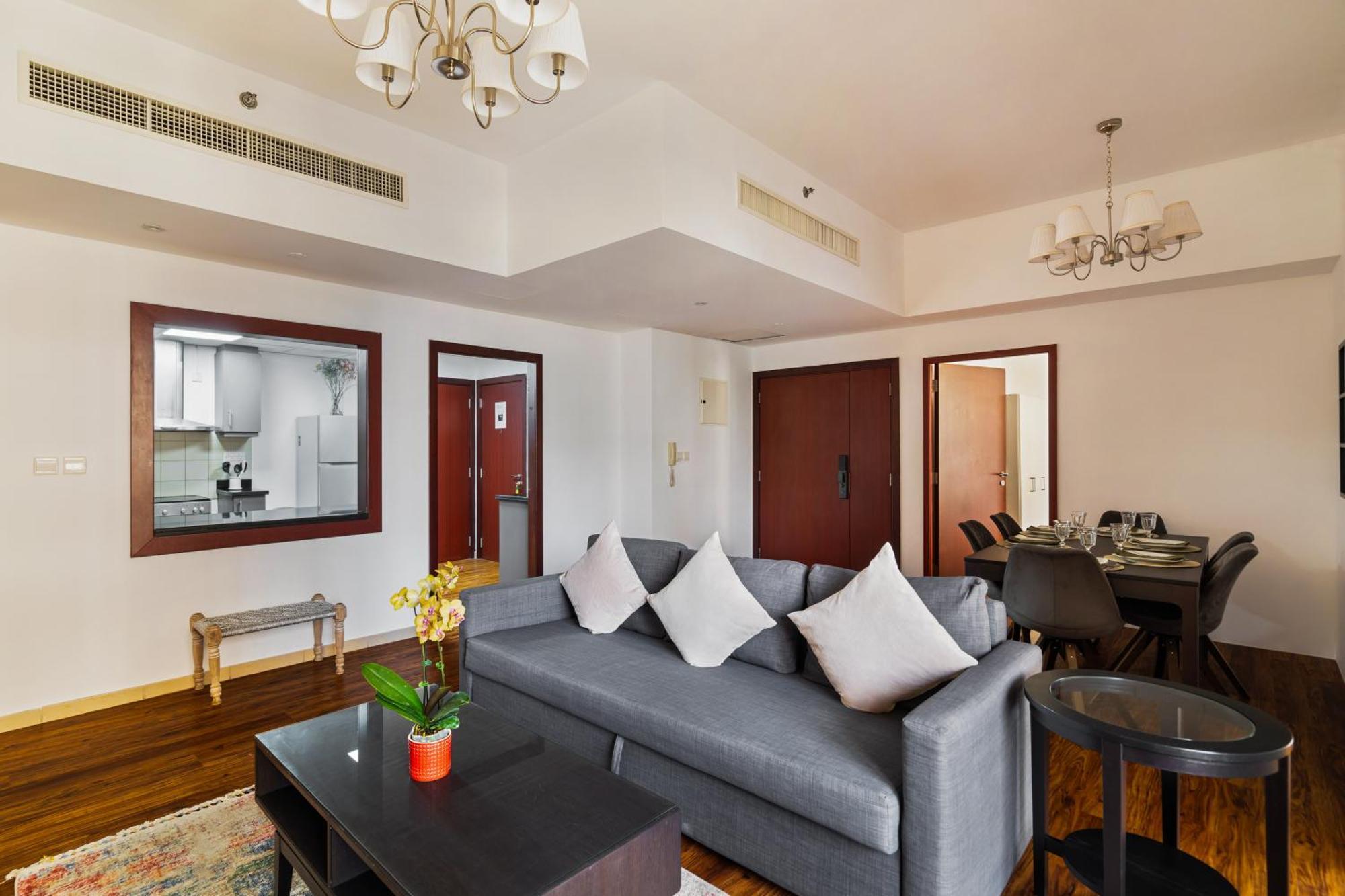 Specious 5br Maid On Jbr Prime Location! Walk To The Mall, Dining & Entertainment - By Sunkissed Homes Apartment *