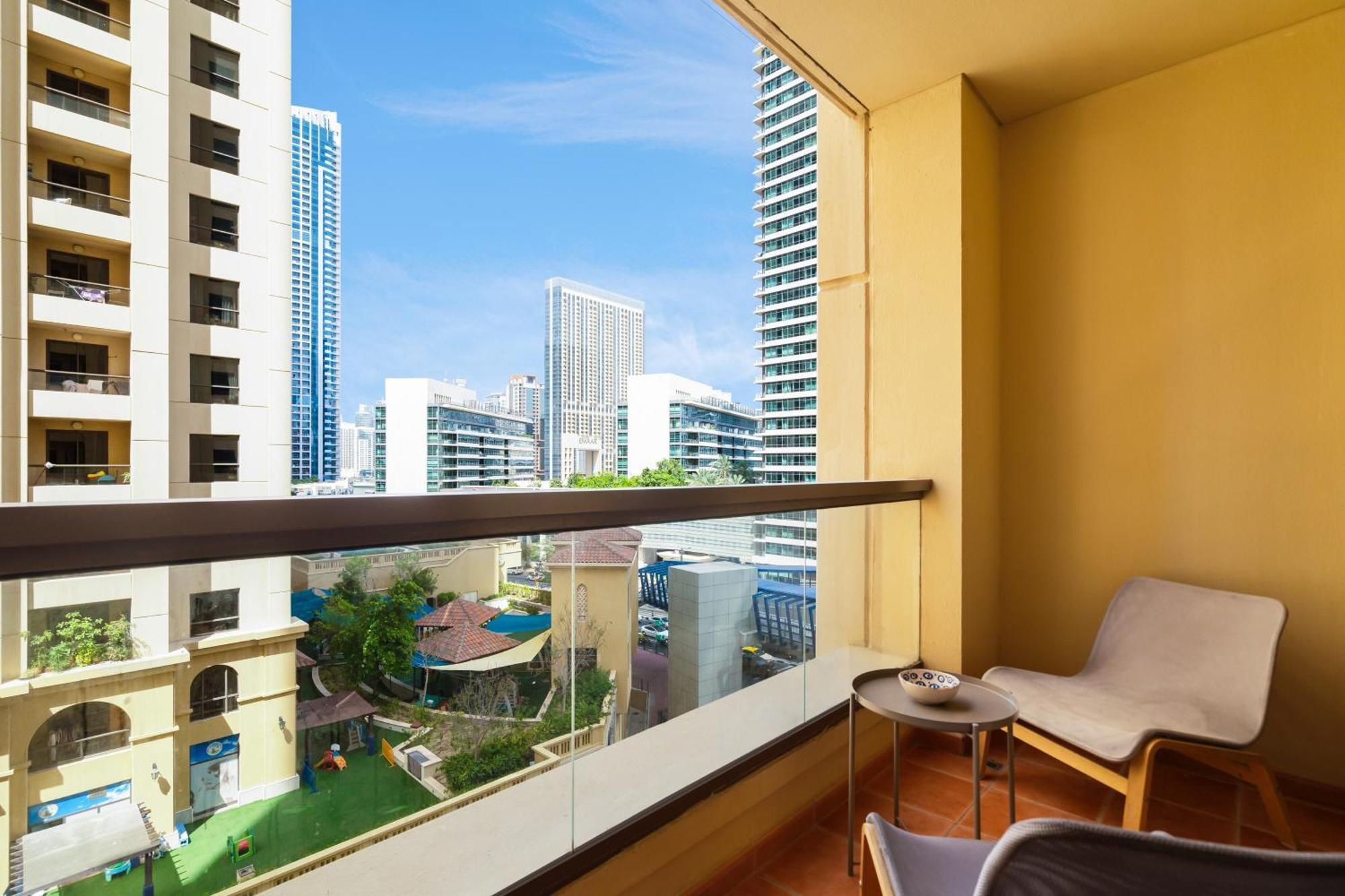 Specious 5br Maid On Jbr Prime Location! Walk To The Mall, Dining & Entertainment - By Sunkissed Homes Apartment