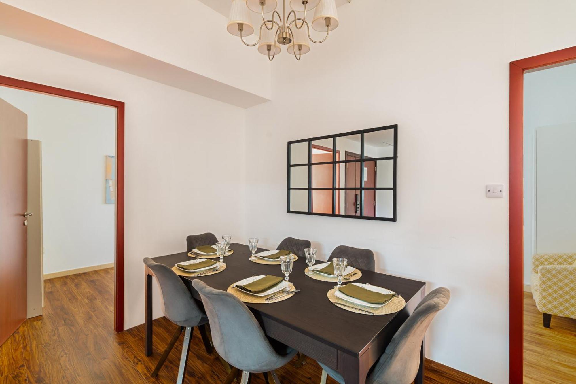 Apartment Specious 5br Maid On Jbr Prime Location! Walk To The Mall, Dining & Entertainment - By Sunkissed Homes