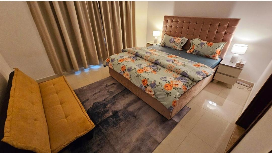 Deluxe In Near Airport Homestay Dubai