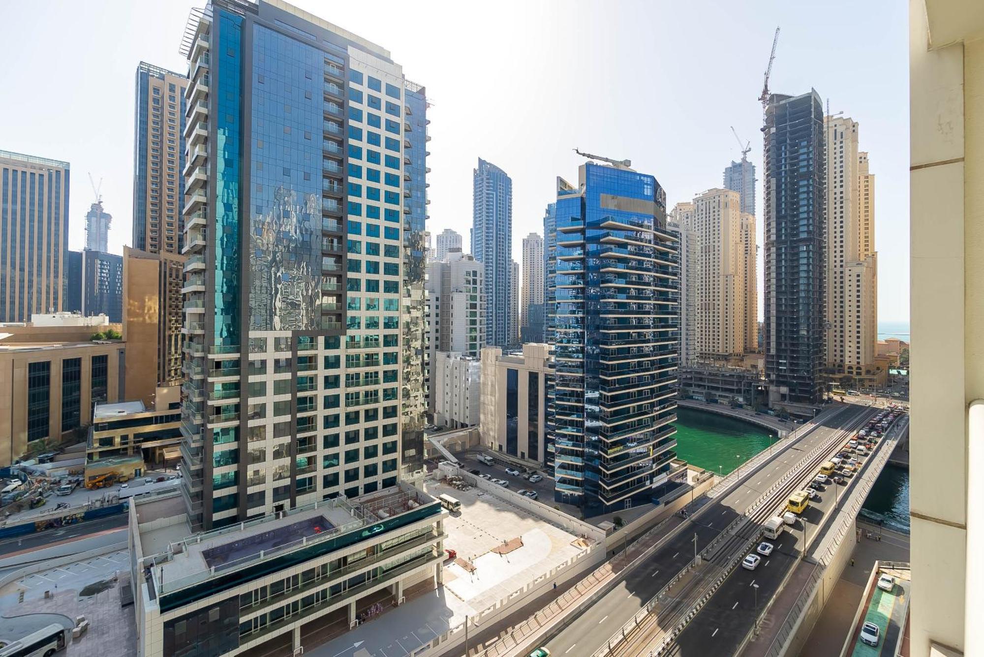 Inviting 1br In Marina Dubai