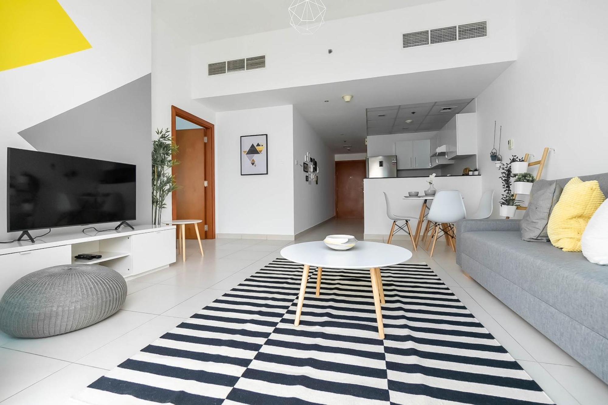 Inviting 1br In Marina Apartment