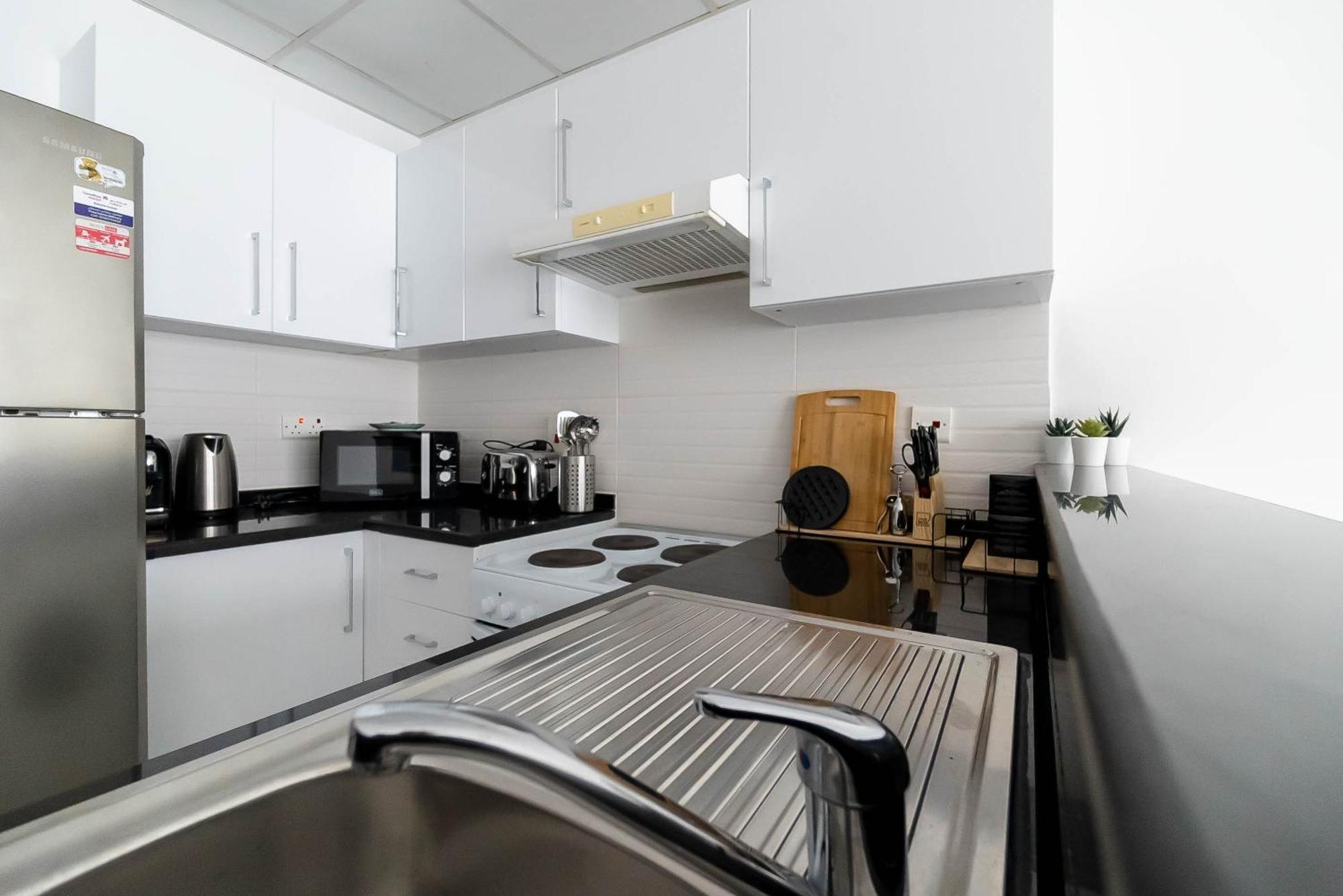 Apartment Inviting 1br In Marina Dubai