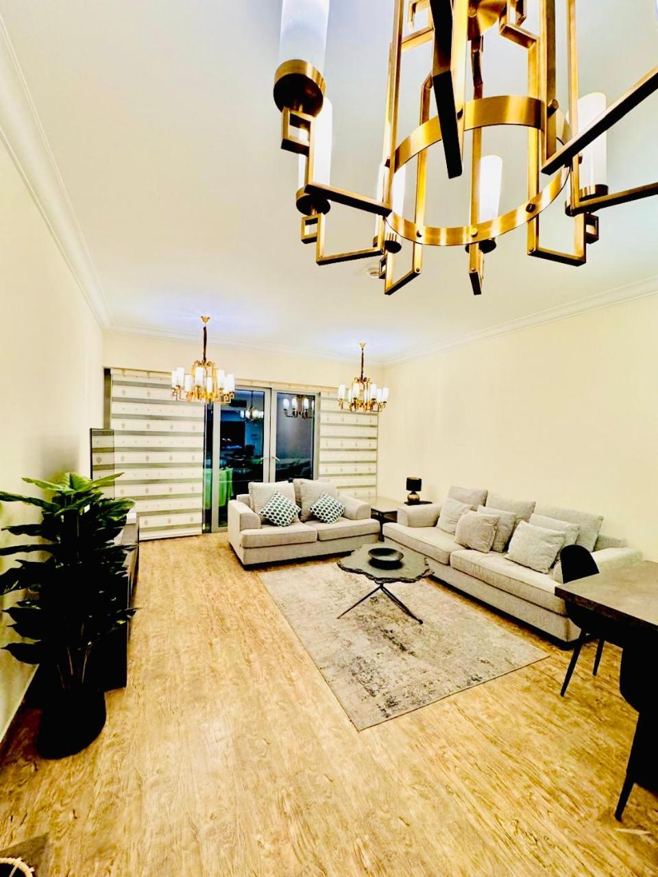 Spacious 2 Bedroom Downtown Apartment Dubai