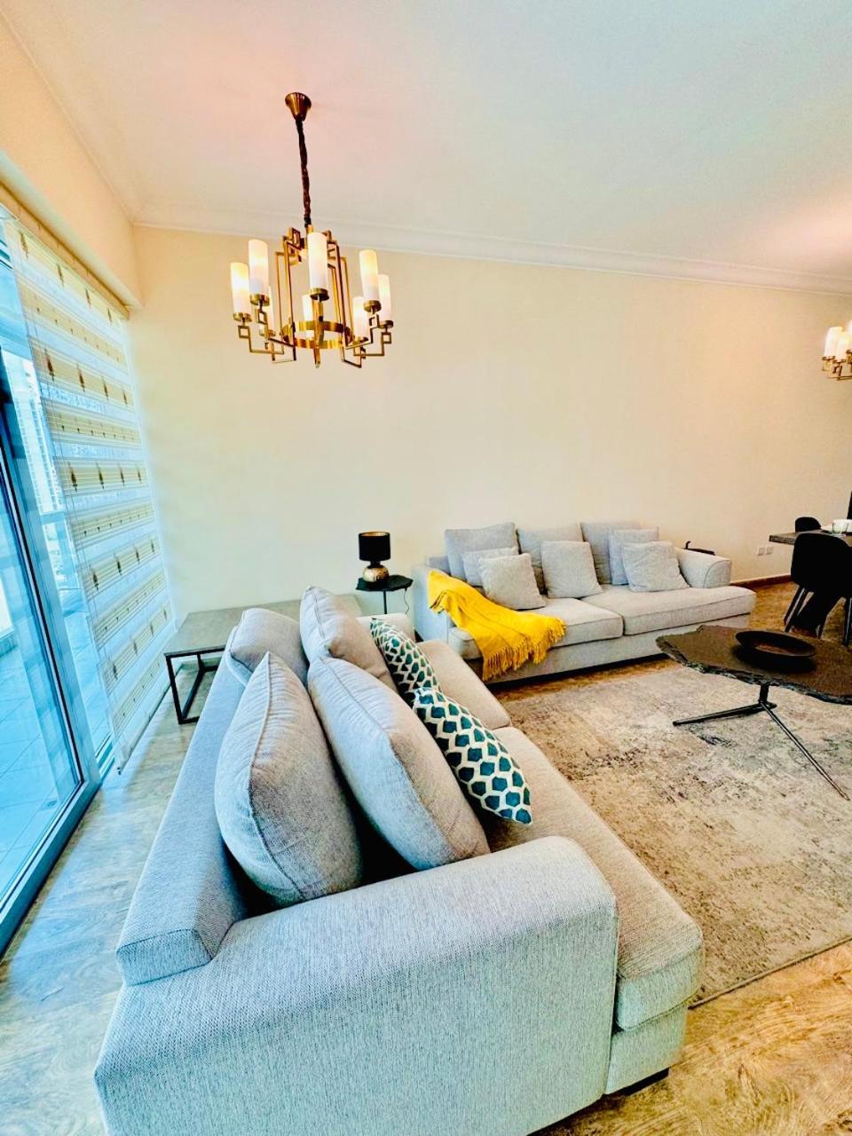 Apartment Spacious 2 Bedroom Downtown