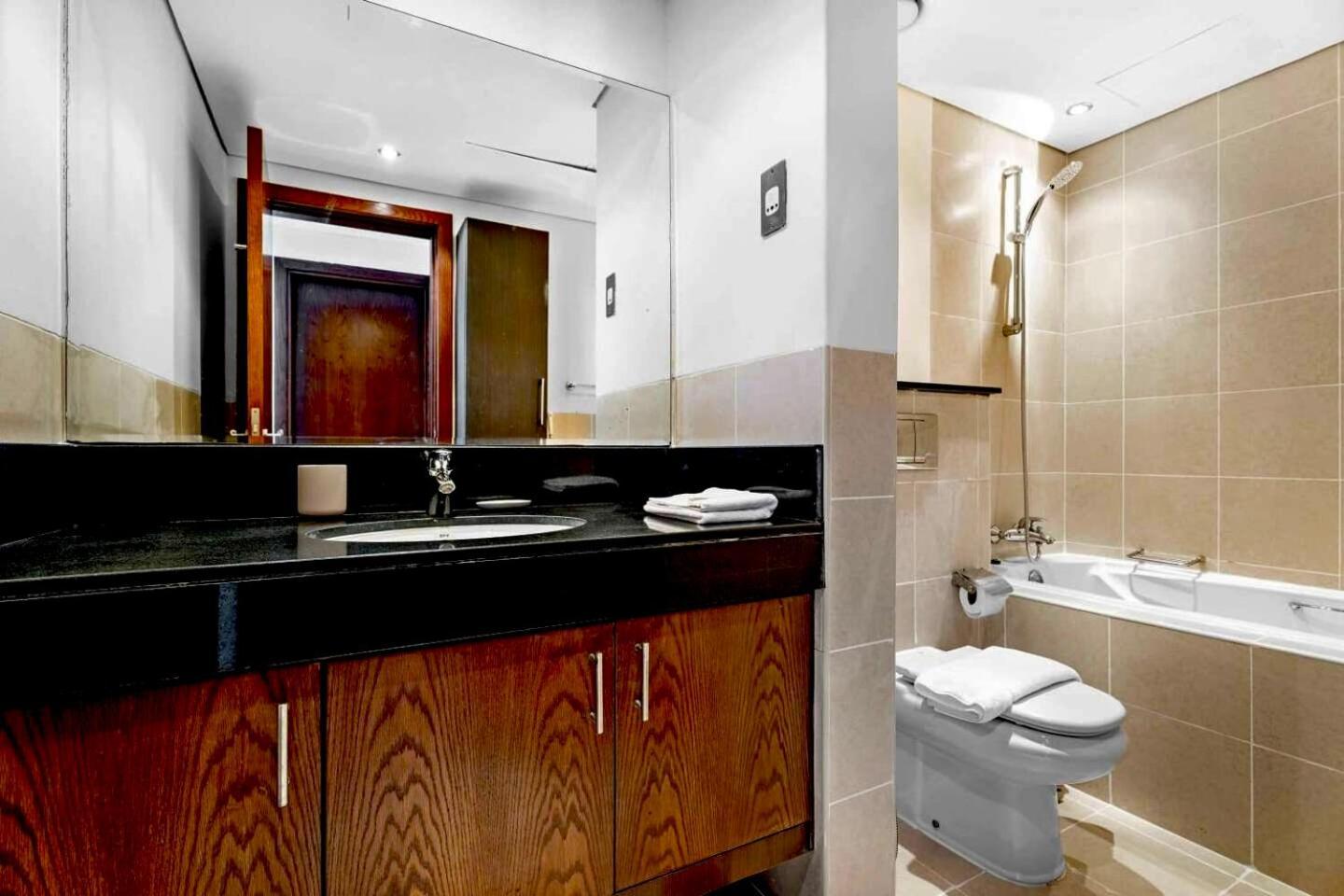 Spacious 2 Bedroom Downtown * Dubai
