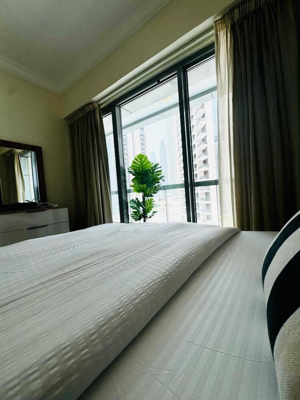 Spacious 2 Bedroom Downtown Dubai