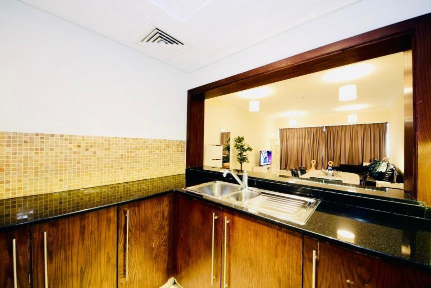 Spacious 2 Bedroom Downtown Apartment