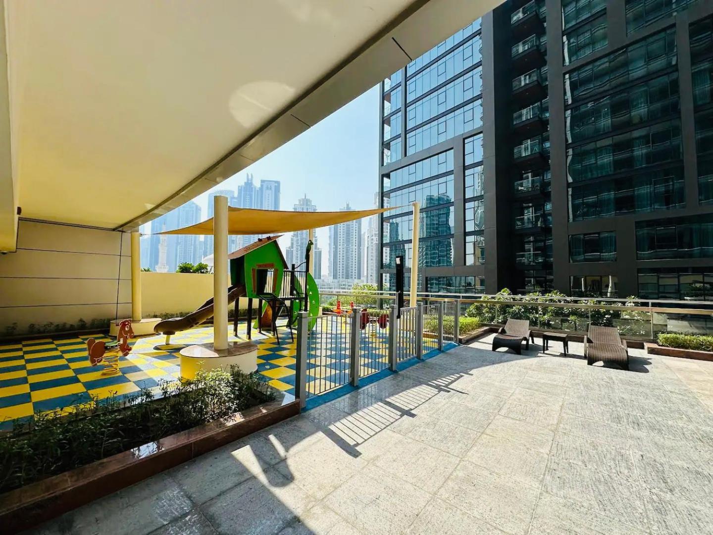 Apartment Spacious 2 Bedroom Downtown *
