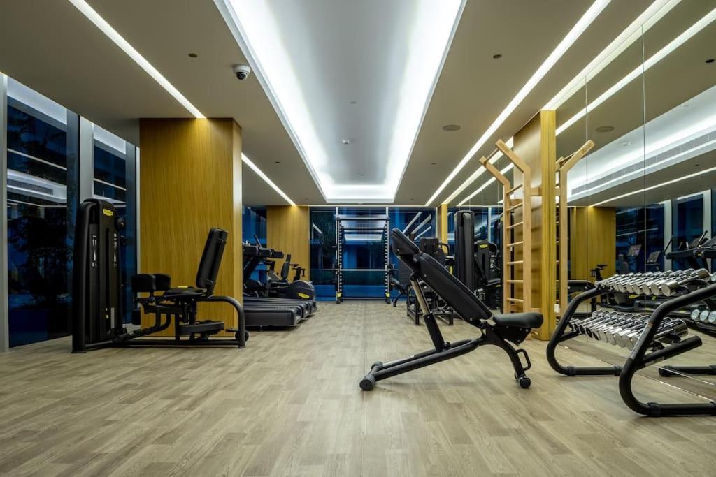 Waves - Luxury Meets Comfort, Modern 1br In Jvcs Luma22 Dubai