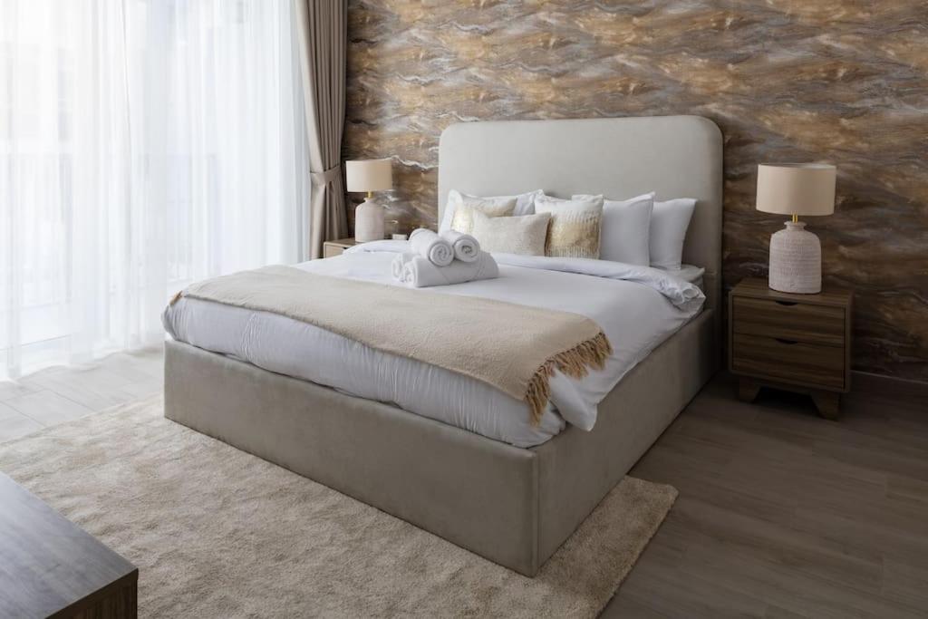 Waves - Luxury Meets Comfort, Modern 1br In Jvcs Luma22 Apartment Dubai