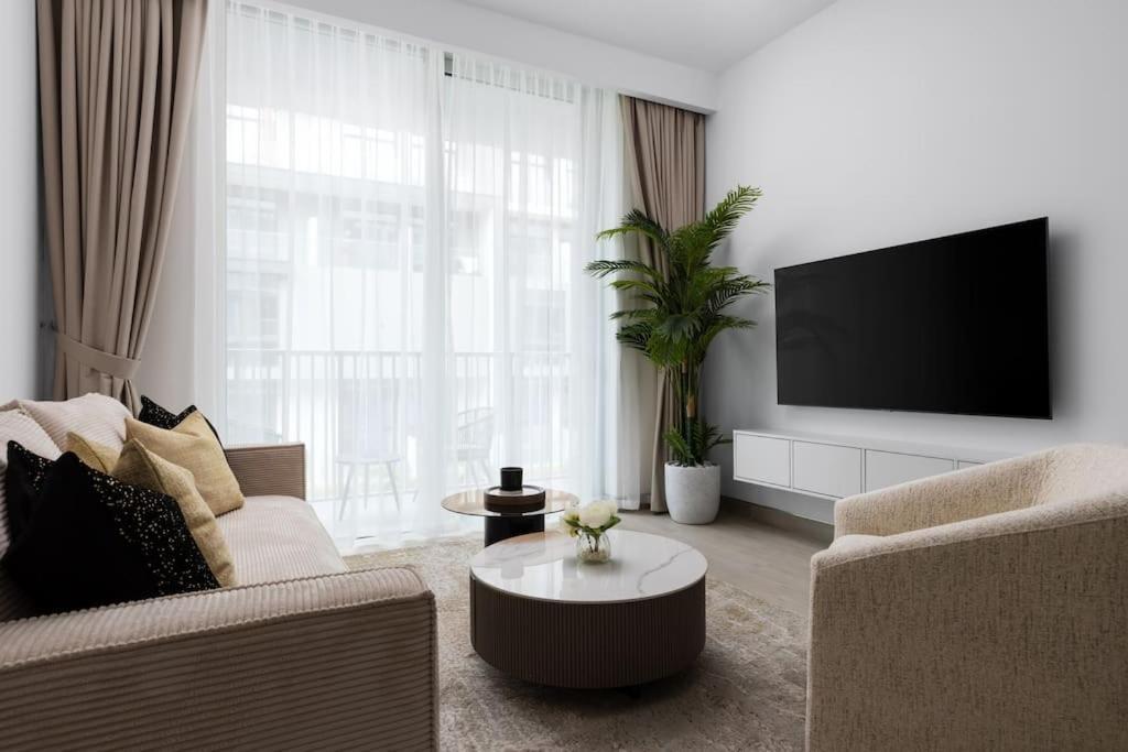 Waves - Luxury Meets Comfort, Modern 1br In Jvcs Luma22 Apartment *