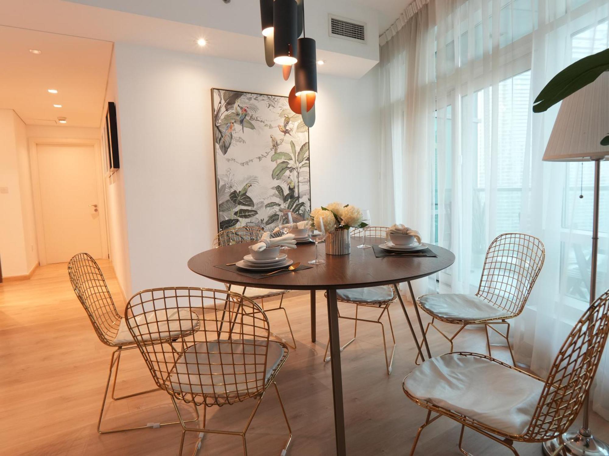 Easygo - Comfy 2bdr In Loft Tower Downtown * Dubai