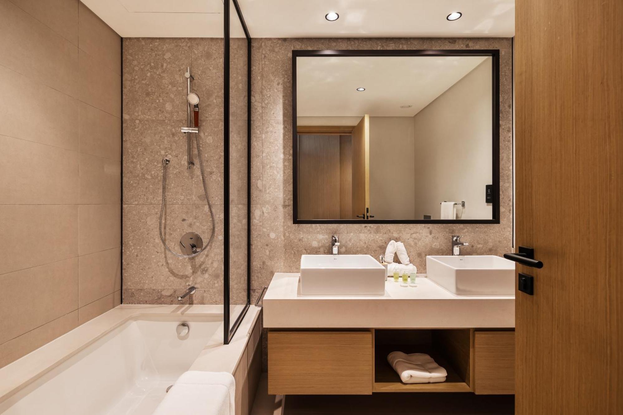 Prestige 2 Bedroom In Golf Hills Apartment Dubai