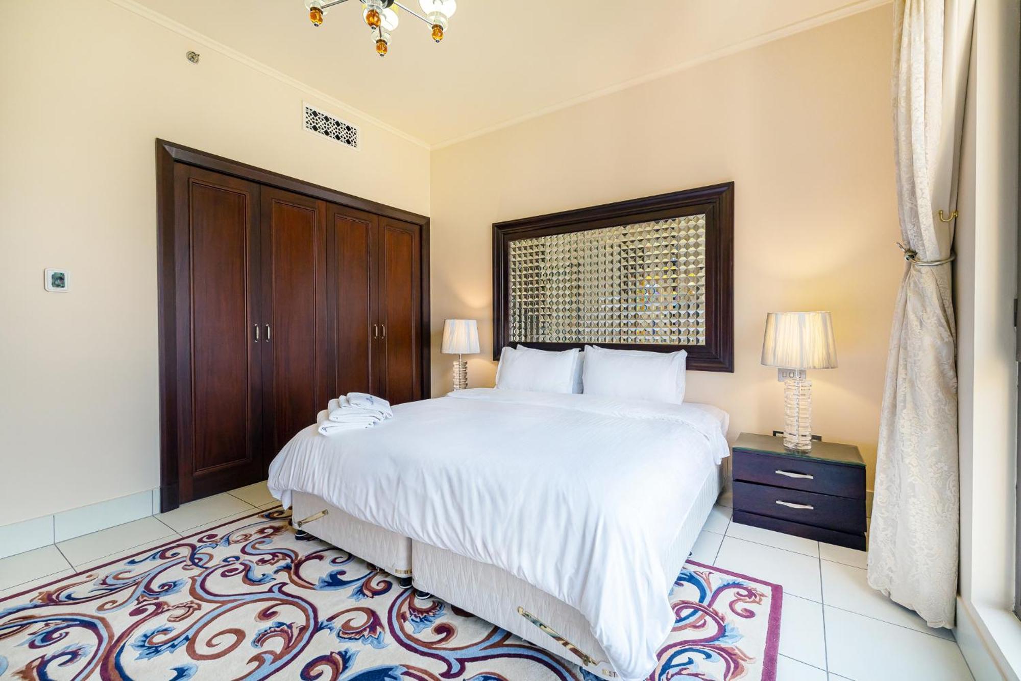 Apartment Traditional With Full Burj View In The Old Town *