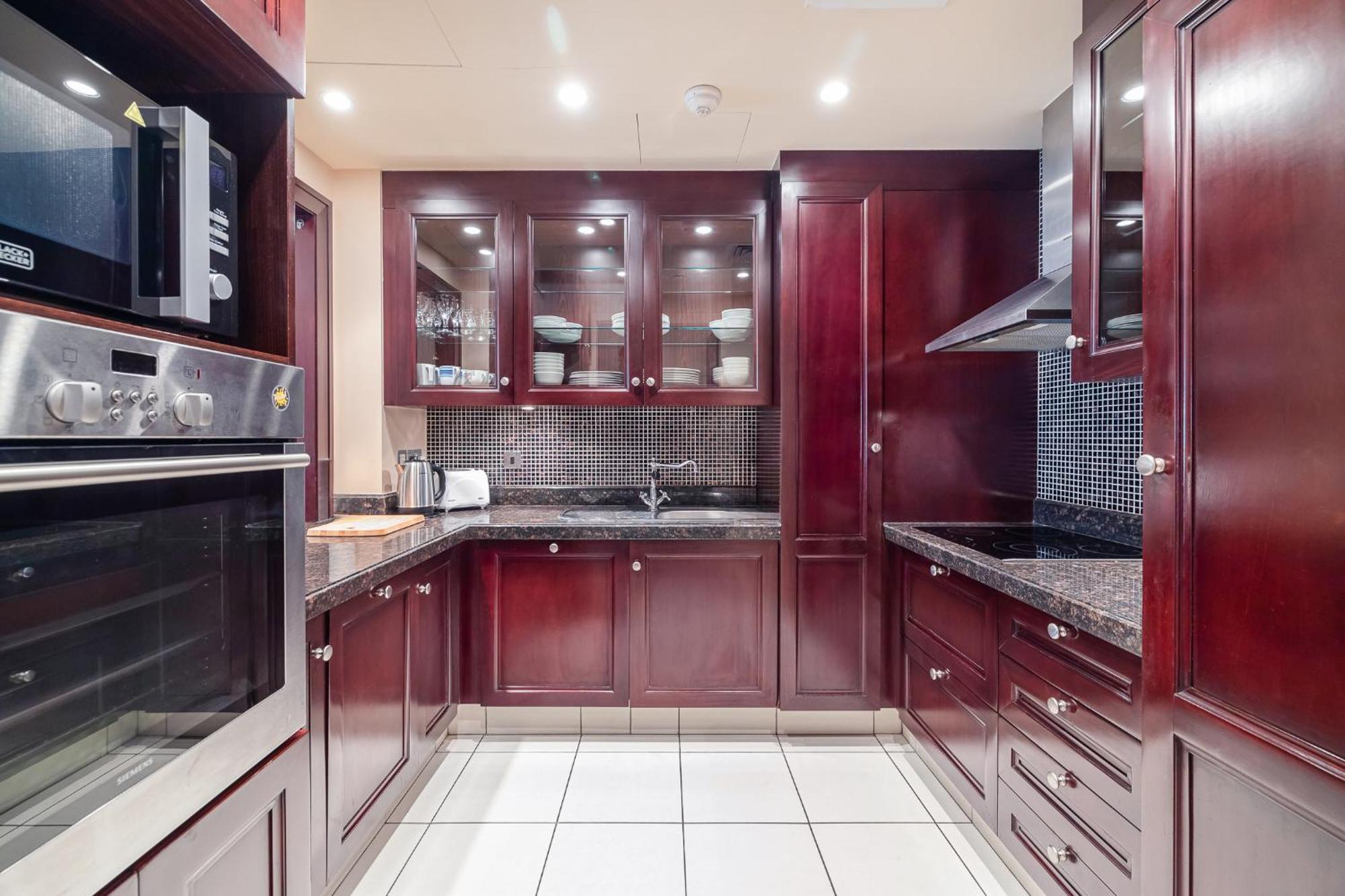 Traditional With Full Burj View In The Old Town Apartment