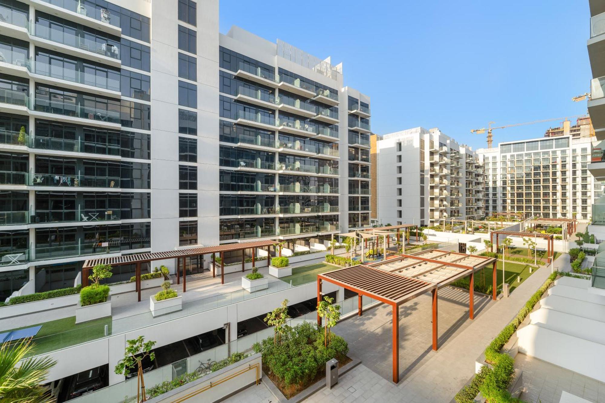 Cozy 1br With Pool View & Balcony Apartment *
